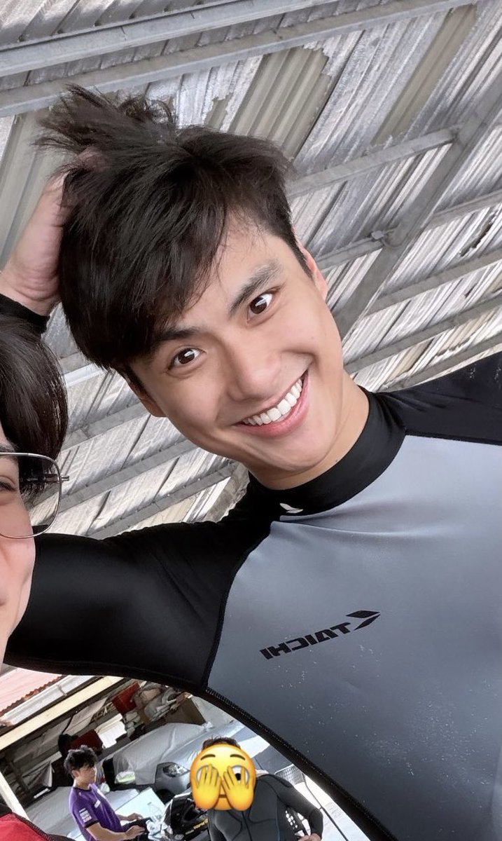 ohmingas's tweet photo. ah sorry dah bahas mulu TAPI HAHAHAHAHAH SINAR MATAHARI DI TAMBUN JG KALAH CERAH SM SENYUMAN NI ORNG WKAKWOAKWO 😭😭😭 #ohming https://t.co/h3ubflFfwp