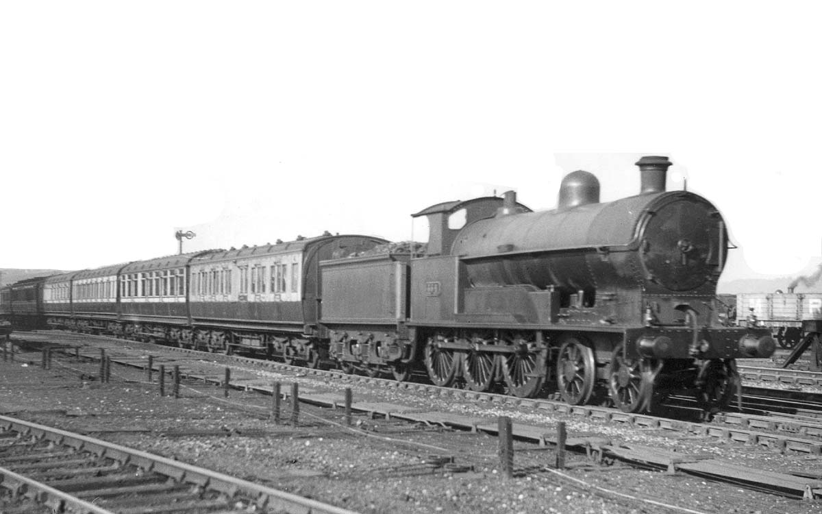ZieseltheB12's tweet photo. @SudrainKclass there is also a lot of pre grouping 4-6-0s from other railway like the Jones goods of the Highland railway, the Prince of Wales class from the LNWR, the Macintosh class from the CR, the Class 9Q from the GCR, ECT https://t.co/nERSEAAcSY