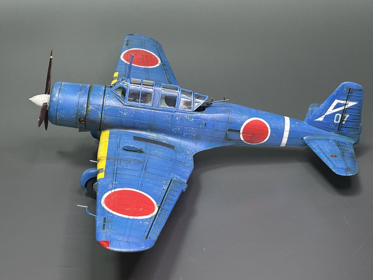 sanadakoujyou's tweet photo. ニチモ1/48 九九式軍偵察機、完成です。

青色の日本軍用機を珍しく思った学生時代、この歳になってようやく作ることが出来ました(完成度は…💦)

デカールは使えなかったのでマスキングと手書きで仕上げてます〜😂

#ガンプラジオ https://t.co/5YMdt3p9gG