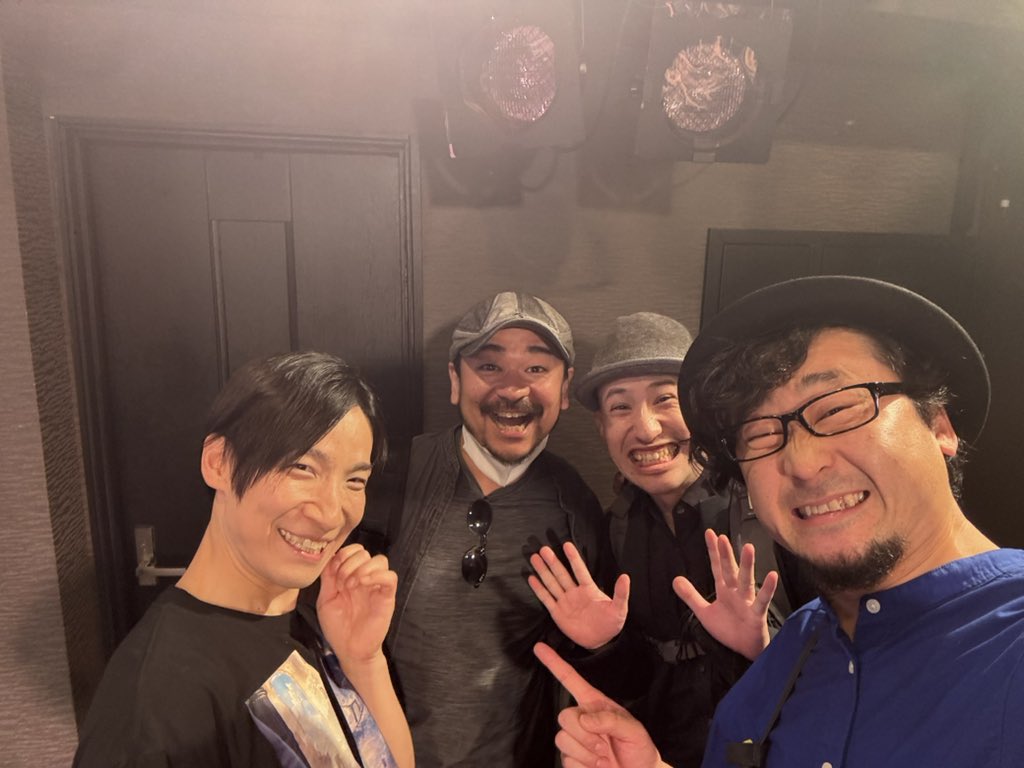 hico2's tweet photo. 『オシャレ紳士の夏の夜の夢』@アトリエファンファーレ高円寺

観に行ってきましたー！
みんなナイスボディで乱舞してた！おもろかった！前田も溶け込んでたよ！

相変わらず流石さすがの上質な茶番の乱れ撃ちでございました✨✨

9月13日まで！今日の夜もやってるよー！ https://t.co/yZA9xk7wDY