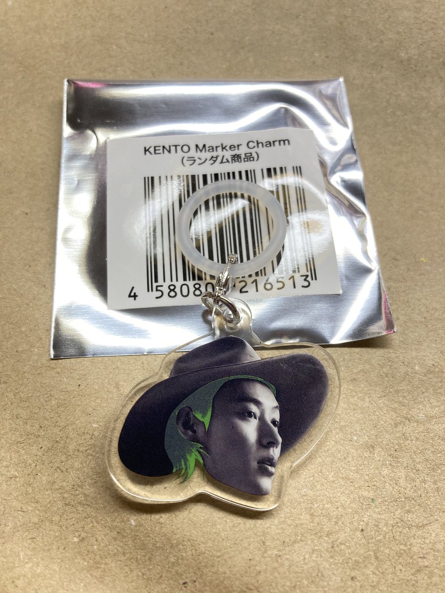 ars11bf3's tweet photo. 【交換】山﨑賢人 KentoYamazaki FANMEETING 2026 
KENTO Marker Charm マーカーチャーム ランダム

【譲】🟢緑

【求】🟢緑以外（㊙️シークレット＞🟡黄色＞🟠オレンジ、🟣紫）

ファンミ当日2部開演前
お手渡し希望です🤲🏻

検索からもお気軽にお声掛けください https://t.co/HQqn6g1ccy