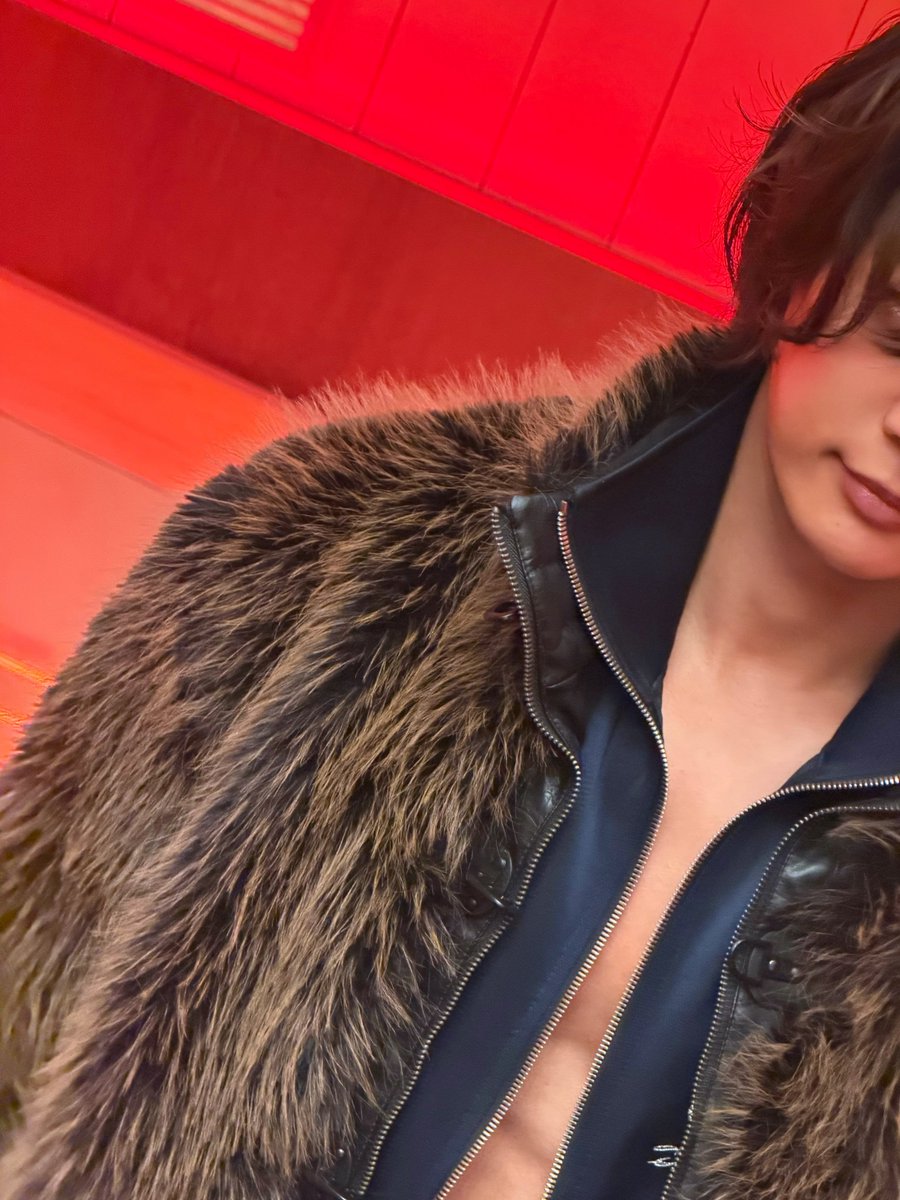 SHINee's tweet photo. 👀🔥. 

#MINHO #민호
#Makeithot #MINHO_Makeithot
#SHINee #샤이니 https://t.co/20kJxFyrwh