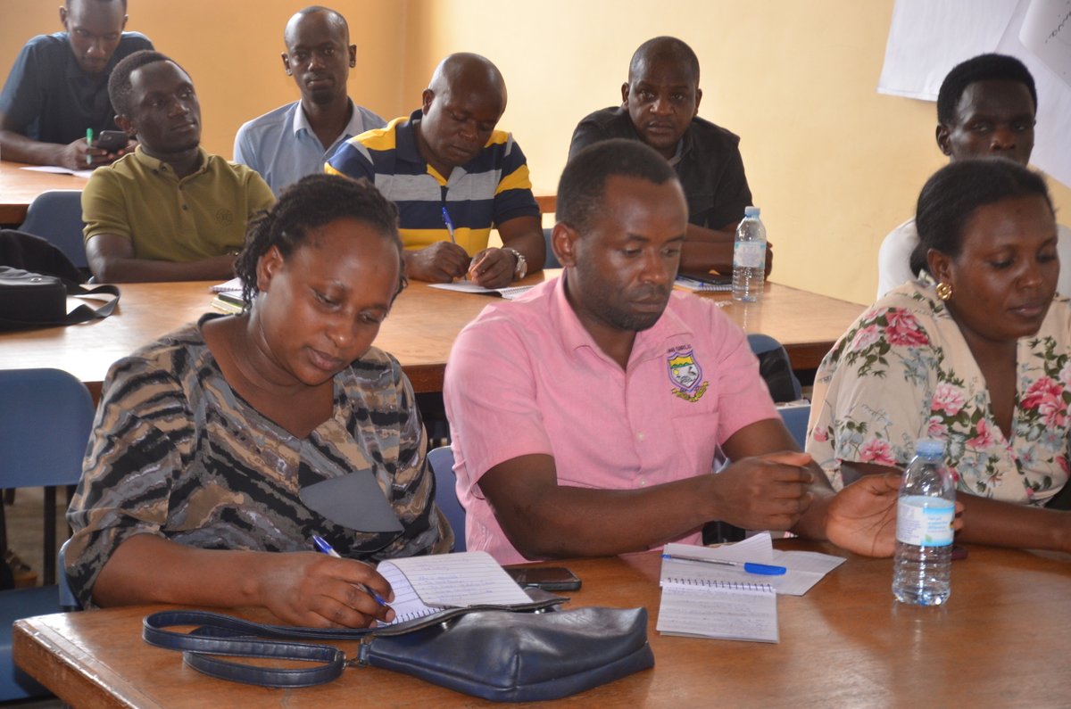 NCDCUg's tweet photo. @NCDCUg is conducting a five-day training for science teachers and laboratory technicians from the Ankole sub-region to strengthen the practical teaching and learning of science subjects in schools. #practicalscience https://t.co/T2zrSMgYGi
