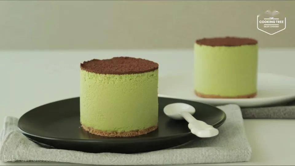 adelw671049's tweet photo. Just had the BEST matcha tiramisu at this hidden café in Brooklyn—creamy, not too sweet, with that rich earthy matcha kick. Instantly my new go-to spot for afternoon treats! https://t.co/NnaIzw7KYf