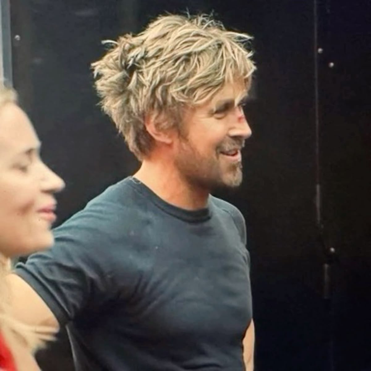 49percentwoman's tweet photo. i want to burrow in his hair https://t.co/qxvjWspVTQ