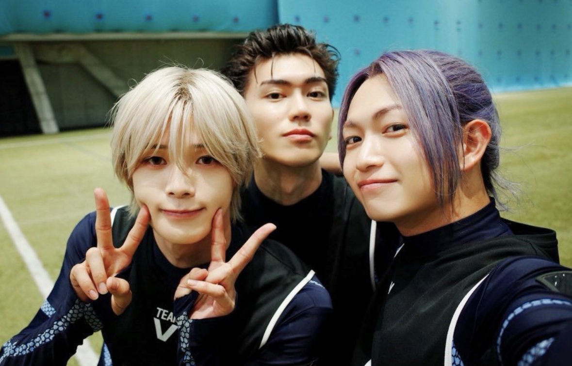 WeLoveSF's tweet photo. "นางิ x เรโอะ x ซันเท็ตสึ"
สไตรเกอร์ 3 ประสานแห่ง TEAM V
นอกสนามเปี่ยมไปด้วยมิตรภาพ !

#Bluelock #ขังดวลแข้ง
10 กันยายนนี้ ที่ #SFcinema 🍿❤

ซื้อตั๋วล่วงหน้��ได้แล้ววันนี้ : https://t.co/jvKuwK7K1a
หรือที่แอป SF Cinema : https://t.co/HyAwPEihJX

| ข้อมูลจาก MONGKOL CINEMA

#BluelockLiveAction
#SFgenCinema 
#ดูหนังที่SF