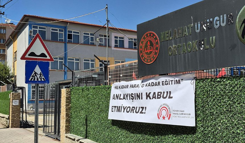 GazeteSonhaber's tweet photo. Eskişehir'de devlet okulu için kredi çekiyorlar!
https://t.co/IY33yopMOf https://t.co/8YPGojpRlX