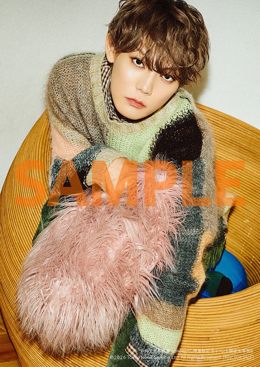 TVguidePERSON's tweet photo. 9/26(土)に��催される #今井文也 さん(@imai1005)の写真集「concept?」再重版記念イベントですが、5冊券でお配りするイベント限定生写真の絵柄を初公開！全3種のうちランダムで1枚プレゼントいたします。当日ご来場いただく方はお楽しみに！

※なお、イベントは全券種完売しております。 https://t.co/ld9jShzMQB