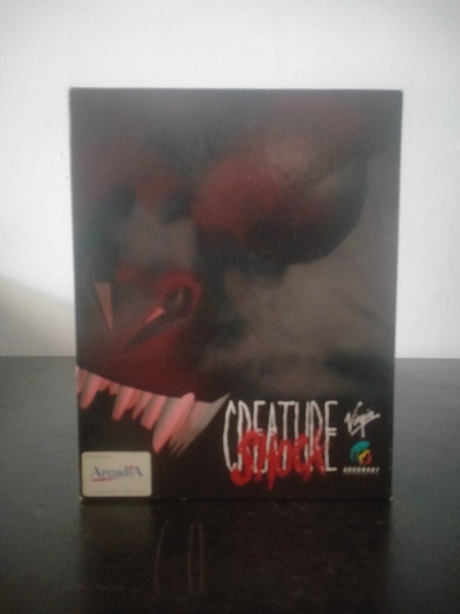 pcgamearchive's tweet photo. Creature Shock vendía una promesa muy de 1994: que el CD-ROM podía convertir el PC en cine interactivo.

Impactaba por sus renderizados, aunque la libertad jugable quedara en segundo plano.

¿Espectáculo o exceso de guion?

#pcgamearchive #CreatureShock #bigbox https://t.co/AWO94ipdgq