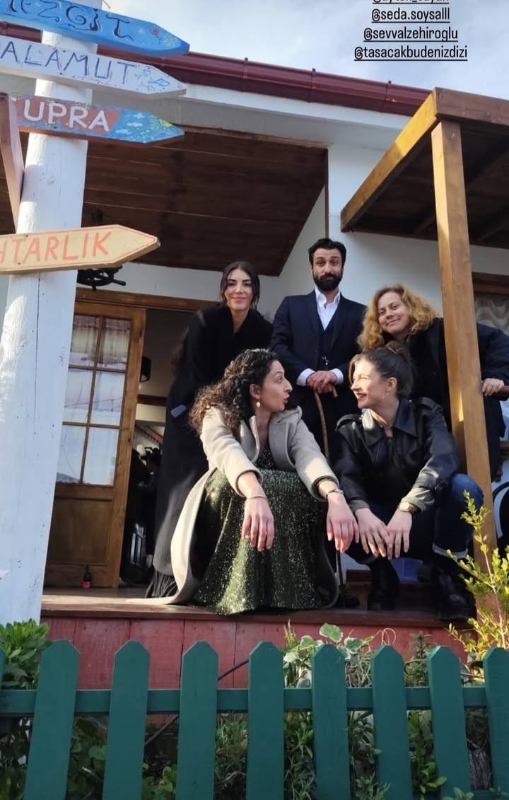 yvette_princz's tweet photo. Yeni #UlDen fotograf gelene kadar her gun bir #UlDen foto paylasacagim (ayri ayri ya da yan yana, farketmez).
Gun 20
#UlaşTunaAstepe #IremHelvacioglu #UlRem #DenizBaysal #AytekSayan https://t.co/4ZEfwfCrlC