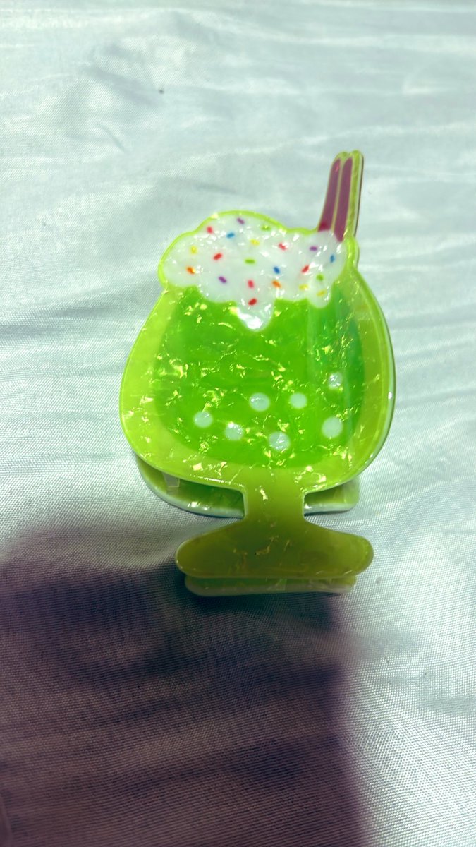 myaaaaaaa_go's tweet photo. 一目惚れしたヘアクリップ https://t.co/dUBEizW4SH