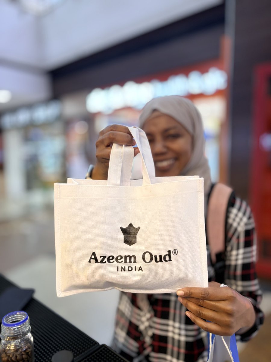 azeemoud's tweet photo. Happy customers from OMAN 🇴🇲 

#OudLifestyle #natural #AzeemOud  #LuxuryPerfume #oman https://t.co/wScWvUUT0K