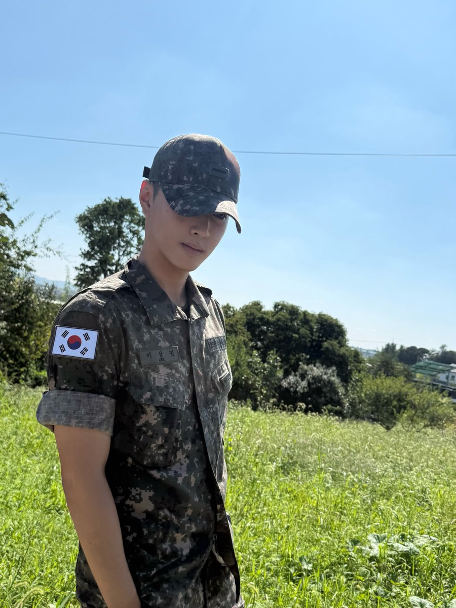 mirae_acv's tweet photo. #이상민 🫡🫡🫡🫡🫡 https://t.co/hGNyLyT6dK