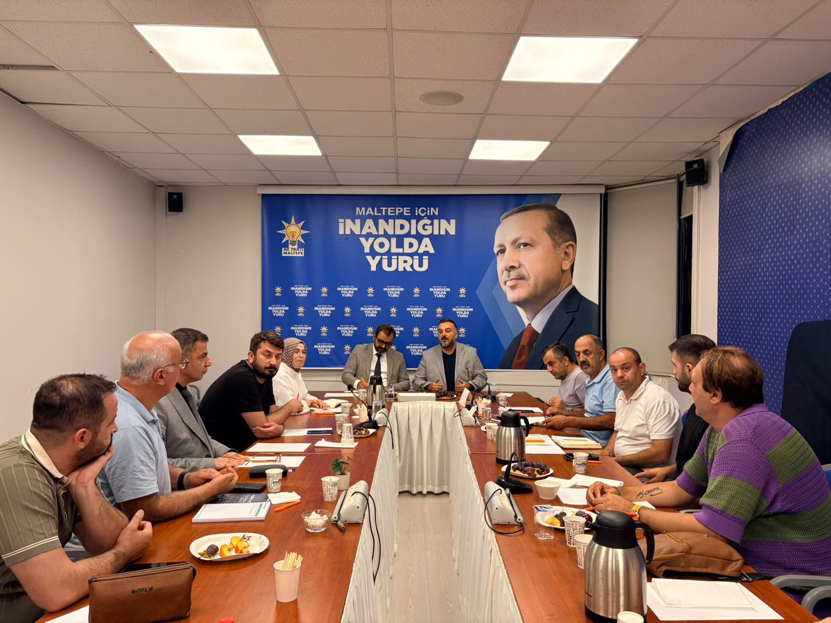 maltepeakparti's tweet photo. AK Parti Maltepe İlçe Başkanlığı olarak, dün akşam Mahalle Teşkilat Başkanları Toplantımızı İlçe Başkanımız Sayın Serkan Bahadır’ın öncülüğünde gerçekleştirdik.

#AKMaltepeSAHADA https://t.co/MRtAMLj5Xs