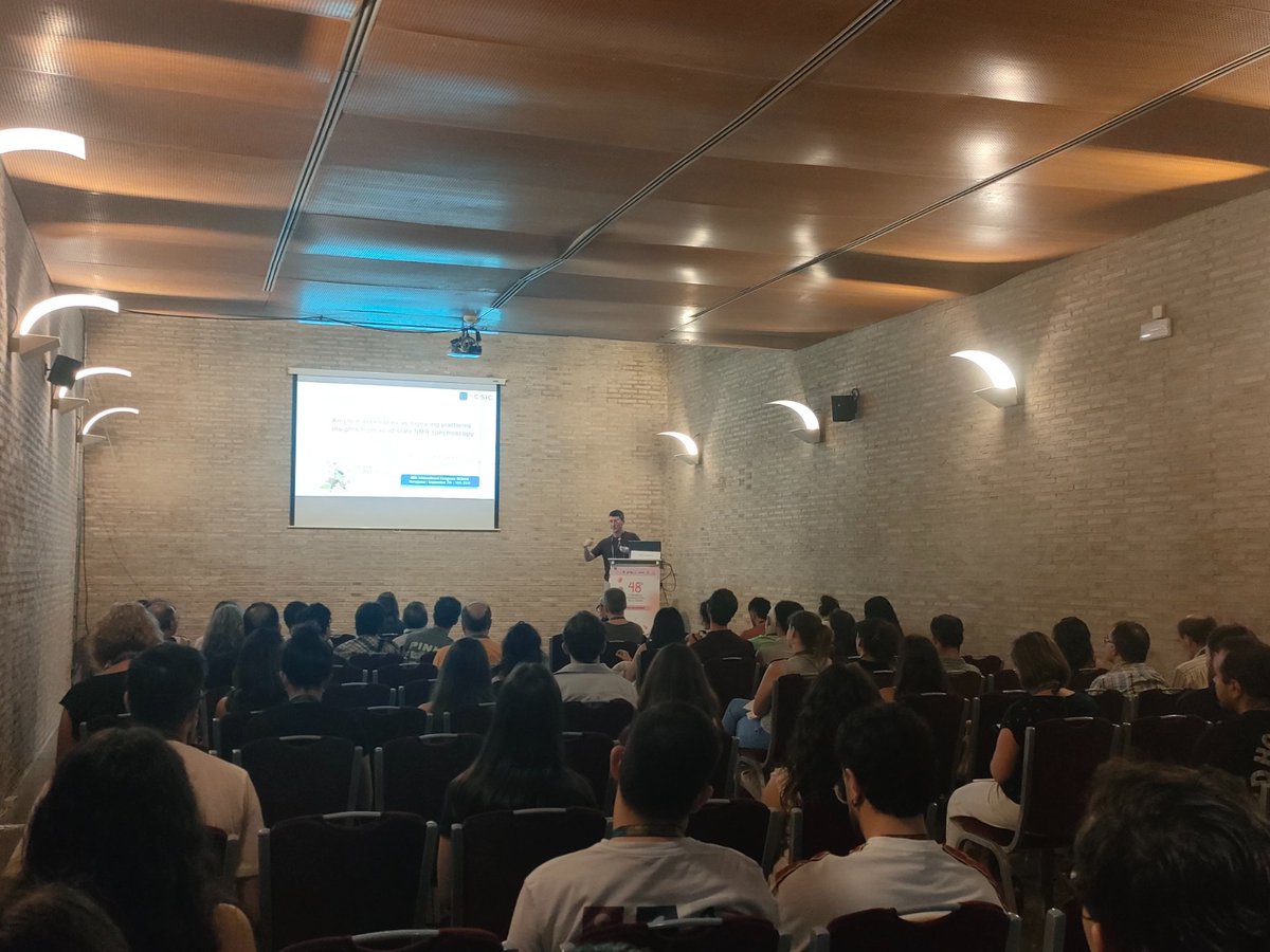 SEBBM_es's tweet photo. Finalizamos también nuestro #Simposio4 con Miguel Mompeán @iqf_csic, que nos presenta ahora:
“Amyloid assemblies as signaling platforms: insights from solid-state NMR spectroscopy”
#48CongresoSEBBM #Simposio4 @universitatURV https://t.co/6apA0RjZQF