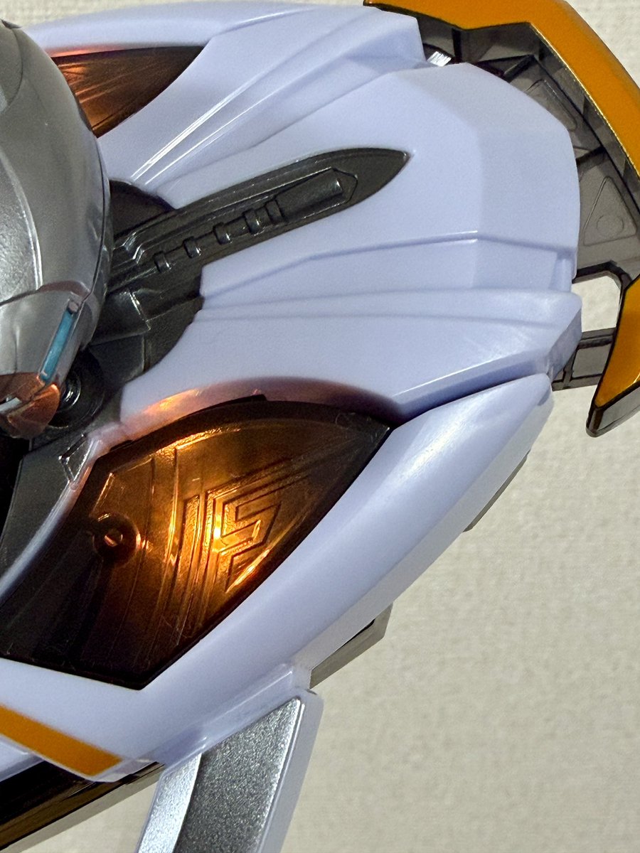 LEON1ch's tweet photo. マイスドライバーの発光部分がライダー55周年の『5』になってますよ！って言われたんだけどマジなの？ https://t.co/QruCBVgdtW