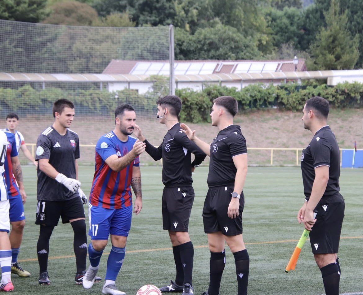 CVAF_Arbitroak's tweet photo. ๐ฒ ARGAZKIAK ๐ฒ
๐ RFEF HIRUGARREN MAILA - #TerceraRFEF
โ๏ธ @cd_derio - @RealSociedad C
๐จโโ๏ธ Jon Elorza
๐ฉ Aitor Urizar
๐ฉ Jon Madera
๐ธ ML Odriozola
#EFAB #CVAF #Euskadi https://t.co/TfiagakXFf