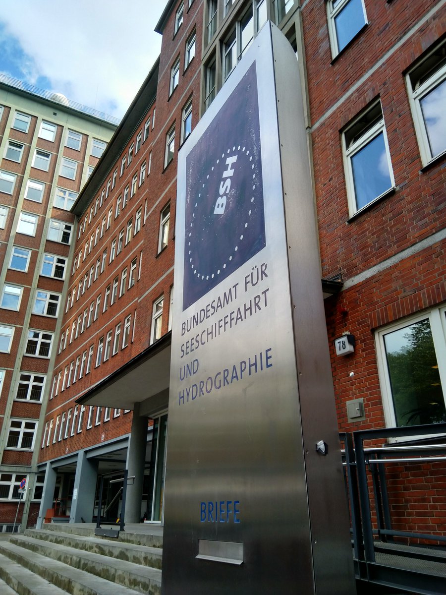 wetter_x's tweet photo. Im September zeigt unser Nachbar vom #DWD das #BSH (Bundesamt für Seeschifffahrt und Hydrographie) in #Hamburg die jährl. Messungen des Sommers.
Oberflächentemperatur der Nordsee +15,6°, also knapp 1 Grad über dem langjährigen Mittel von 1997 bis 2021. #Ostsee +17,2° (Norm 16,3°) https://t.co/Os0Gk7oScn