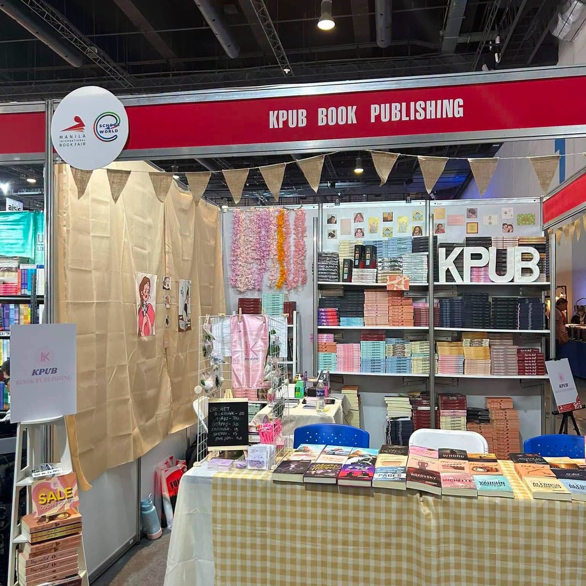 kpubph's tweet photo. D-1 to #MIBF2026! A little throwback to our previous MIBFs since 2022 ✨

Visit our booth from September 9 to 13, 10:00 AM to 8:00 PM, Booth 2-139 (SMX Convention Center, 2nd floor, Function Room 2, Aisle 2I)

See you! 💜🩷

#KPubPHatMIBF #MIBF2026 #GetLit #ReadingInANewLight https://t.co/CuMk6vlqkY
