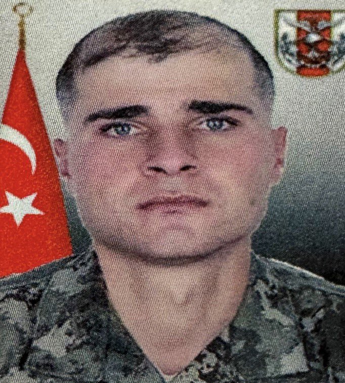 olumsuzsehitler's tweet photo. Pek kimse anmıyor yiğidimizi, unutmayalım.

Şehit Maşallah Abakay. https://t.co/l0NS7kUTSA
