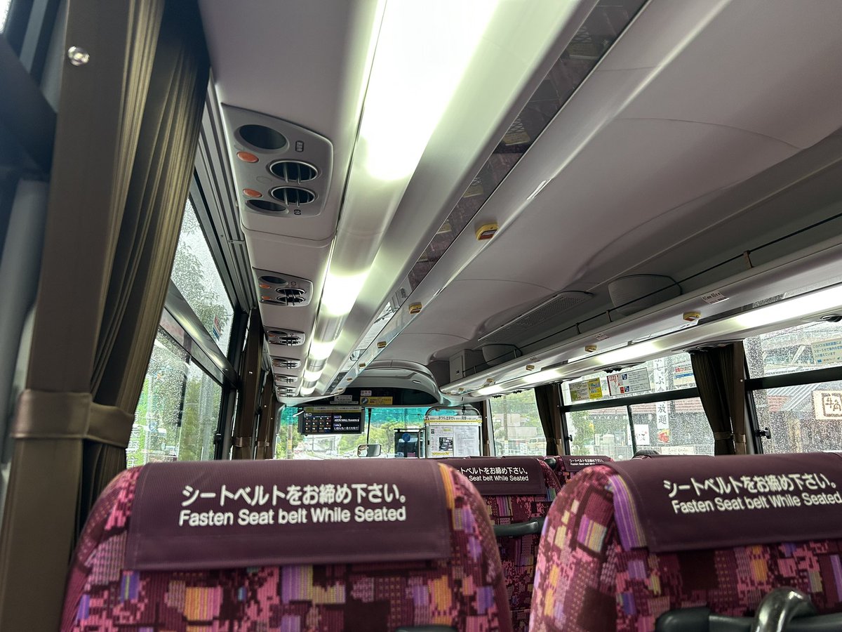 201Loop's tweet photo. テレ東某番組を見習って思い切って路線バスで桑名から名古屋へ
バス遅れにより乗り継ぎバス停で名古屋駅行きバスが目の前で発車するという太川さんも涙目案件を経験するも30分後の栄行きに救われ一先ず名古屋へ https://t.co/oZ1U5fCzYJ