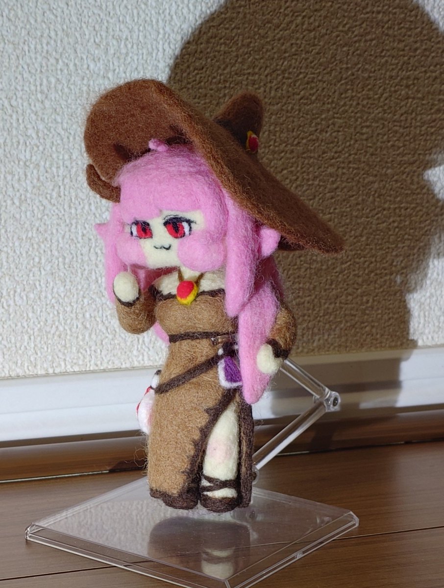 rot__'s tweet photo. ポーシャー（トリッカル）的な
もちほっぺくん解釈難しいねんな…
お帽子の乗っけてるだけ感がぱない https://t.co/Q6jSxcGtrx