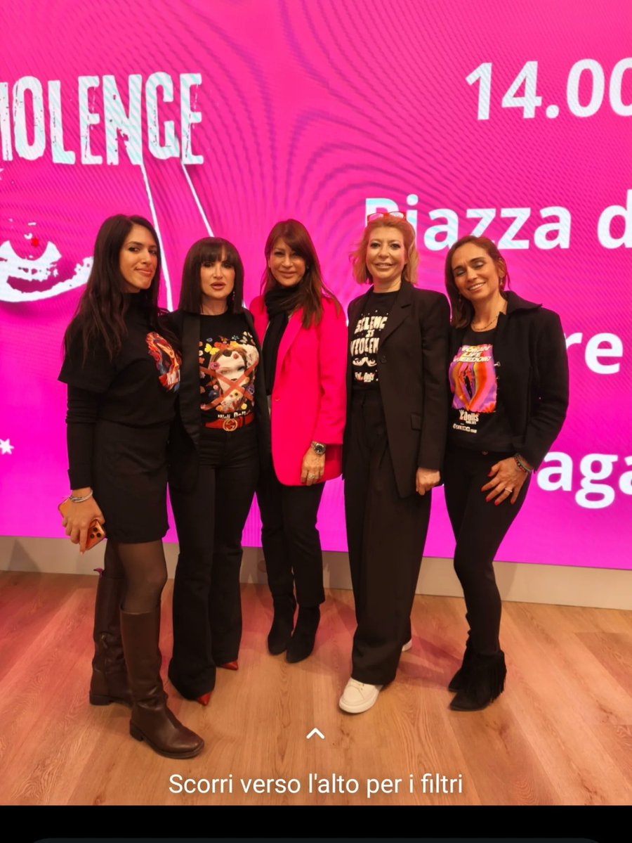charlycanada's tweet photo. Red Bench Press Conference in Portofino, Friday, March 6, by Dolls https://t.co/OGGmJAMu3N
