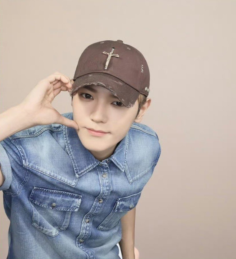 Elsplstrtyong's tweet photo. PHOTOISM X NCT 127 🌹 #태용 #TAEYONG 

Taeyong oppa so handsome 😍🫠 https://t.co/iOpdSoVzmh