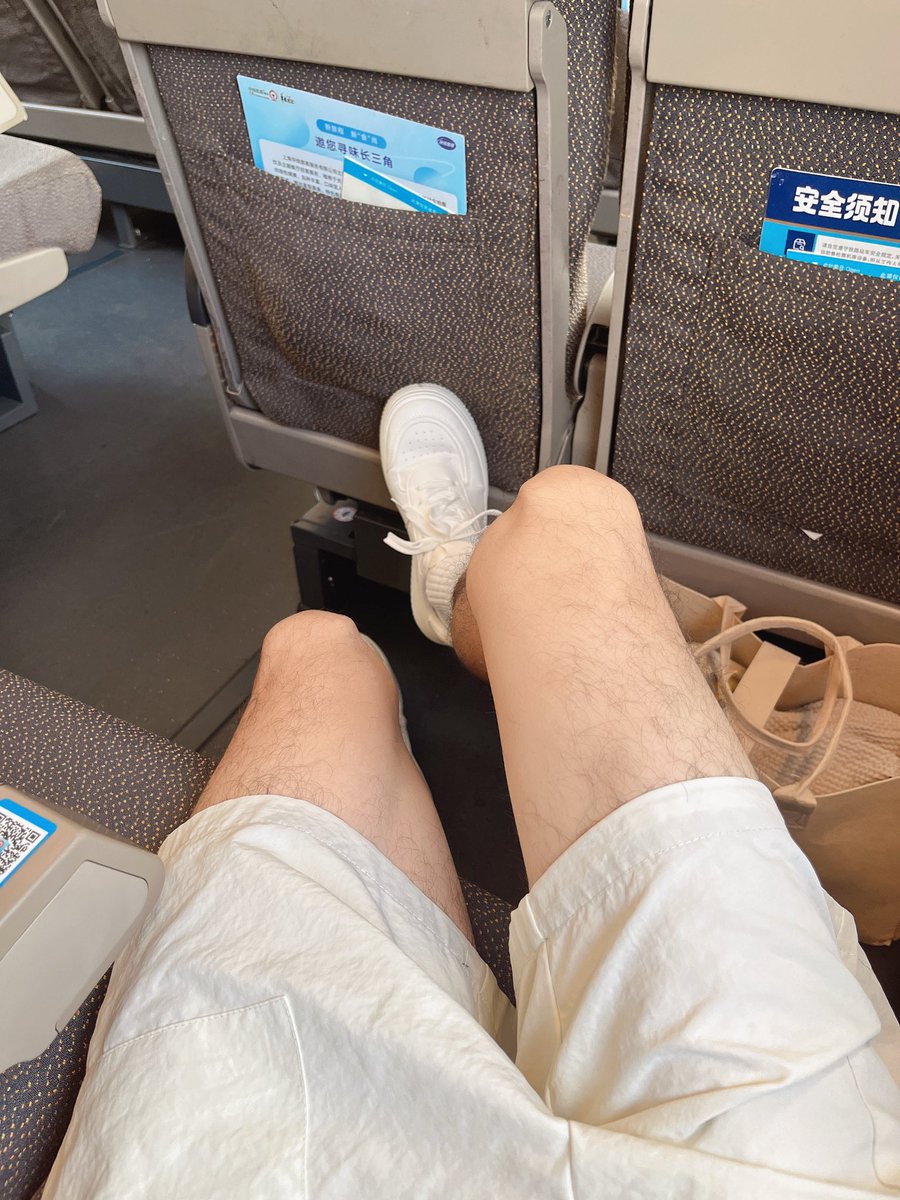 Bottomlinyi tweet picture