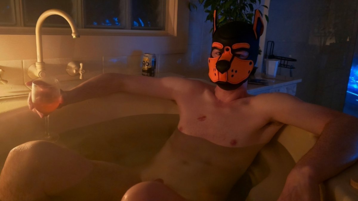 heavymetalcody's tweet photo. Always remember to bathe your dog regularly. https://t.co/JVSIPjUDNr