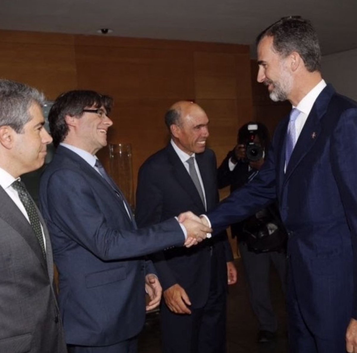 mcser14's tweet photo. @Rosell_Advocat Són uns traïdors escanyols!!!😤🤬
"Todo atado y bien atado", valga la redundancia. https://t.co/H8nk2r87uc