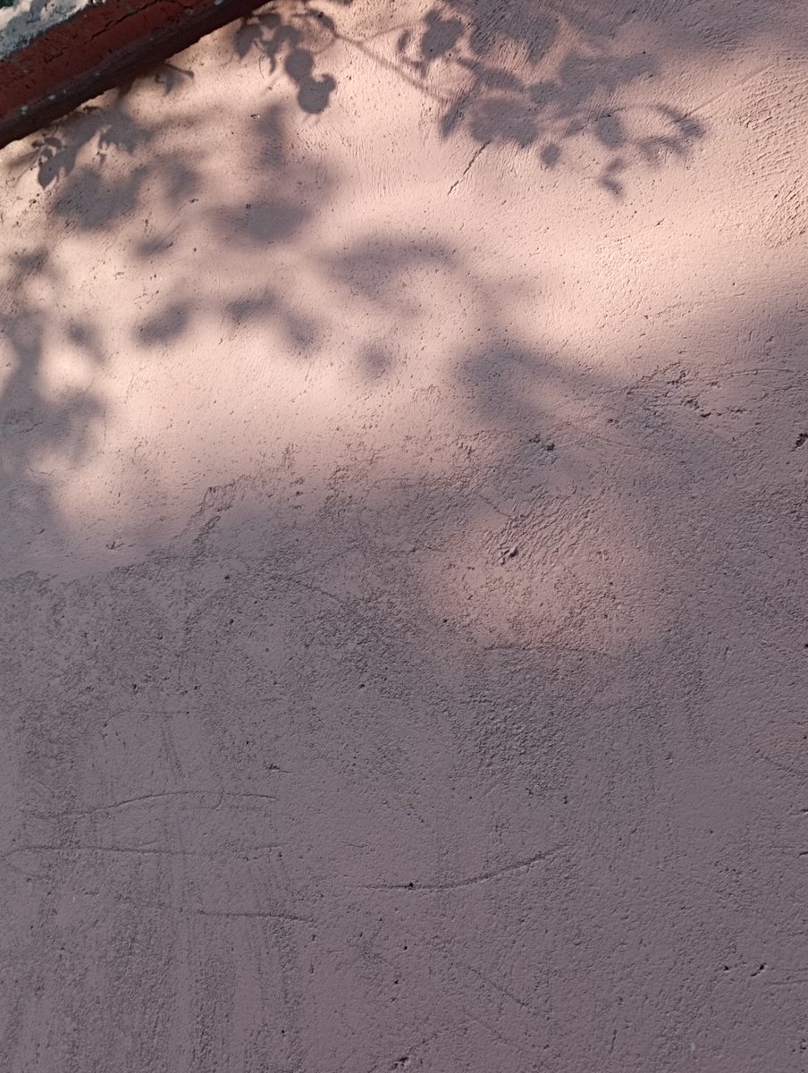 littp164149's tweet photo. Growth isn’t about fixing the cracks—it’s about learning to let light through them. Today I’m finally okay with not being “perfect.” https://t.co/hBkvW92d3r