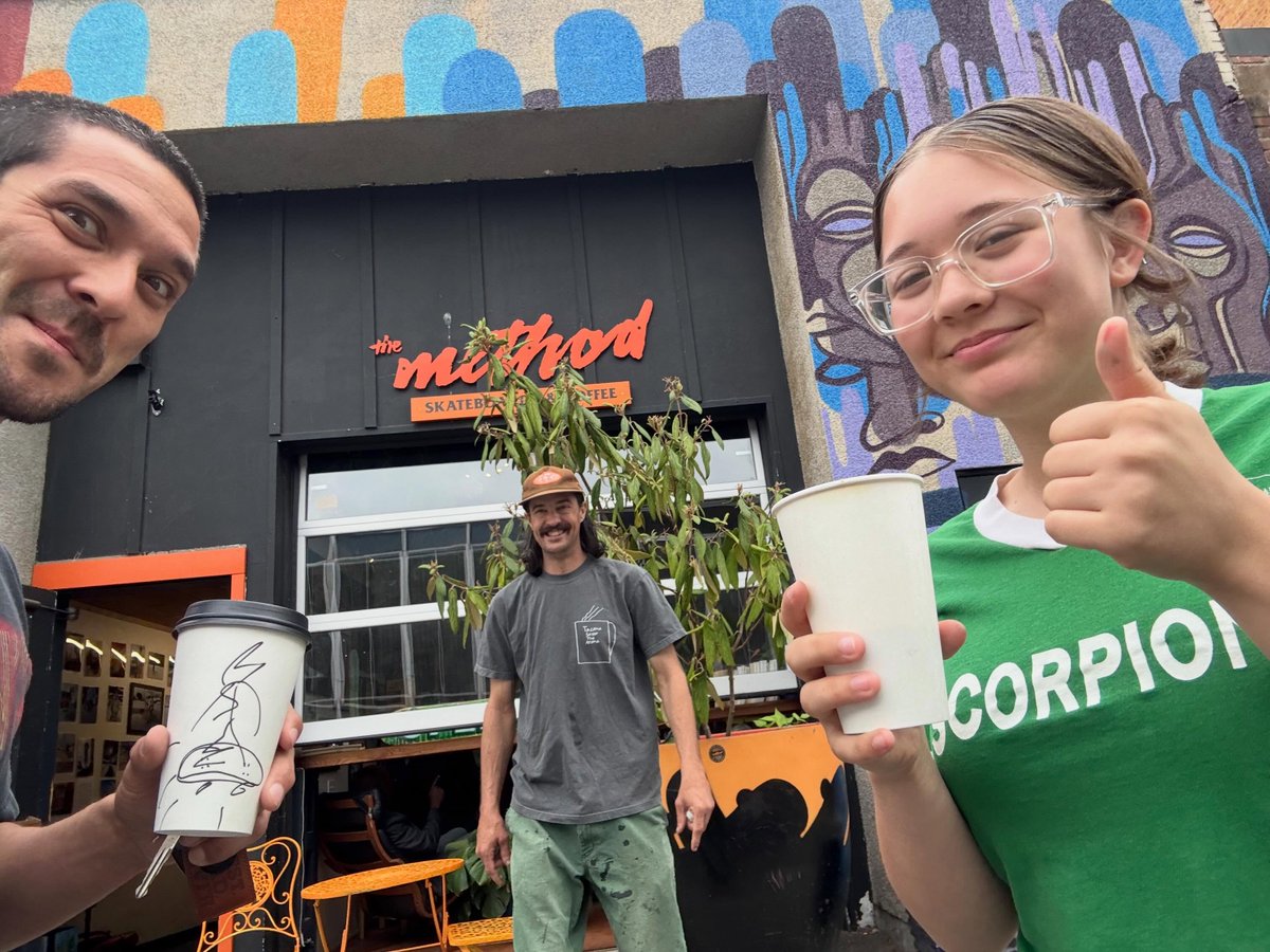 PauuPincha's tweet photo. We call these days “What didn’t we do? ” Coffee, jiu-jitsu, sushi with friends, skating, a punk rock concert, cheeseburgers, and playing with the dog. Grateful for the best people around here. Happy Saturday! https://t.co/i1XS7c4mFc