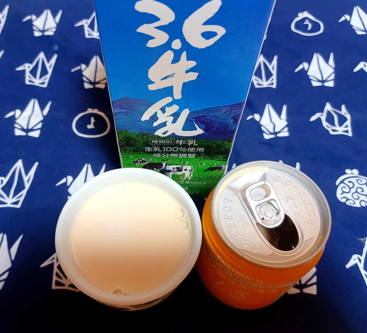 unicoro3's tweet photo. 1週間  #エンシュア 1日1本！
濃い！マッタリ飲みにくい！

牛乳で薄めるワイ✌️
が濃い(飲み応え凄)(•ᴗ•; )

こんなん無理やわ！
せめて2週間やで( ´ᵕ` ;)💦

おばぁちゃんやで、こんな時間に…
お休みなさい(:3[____] https://t.co/YZdFjdApVn