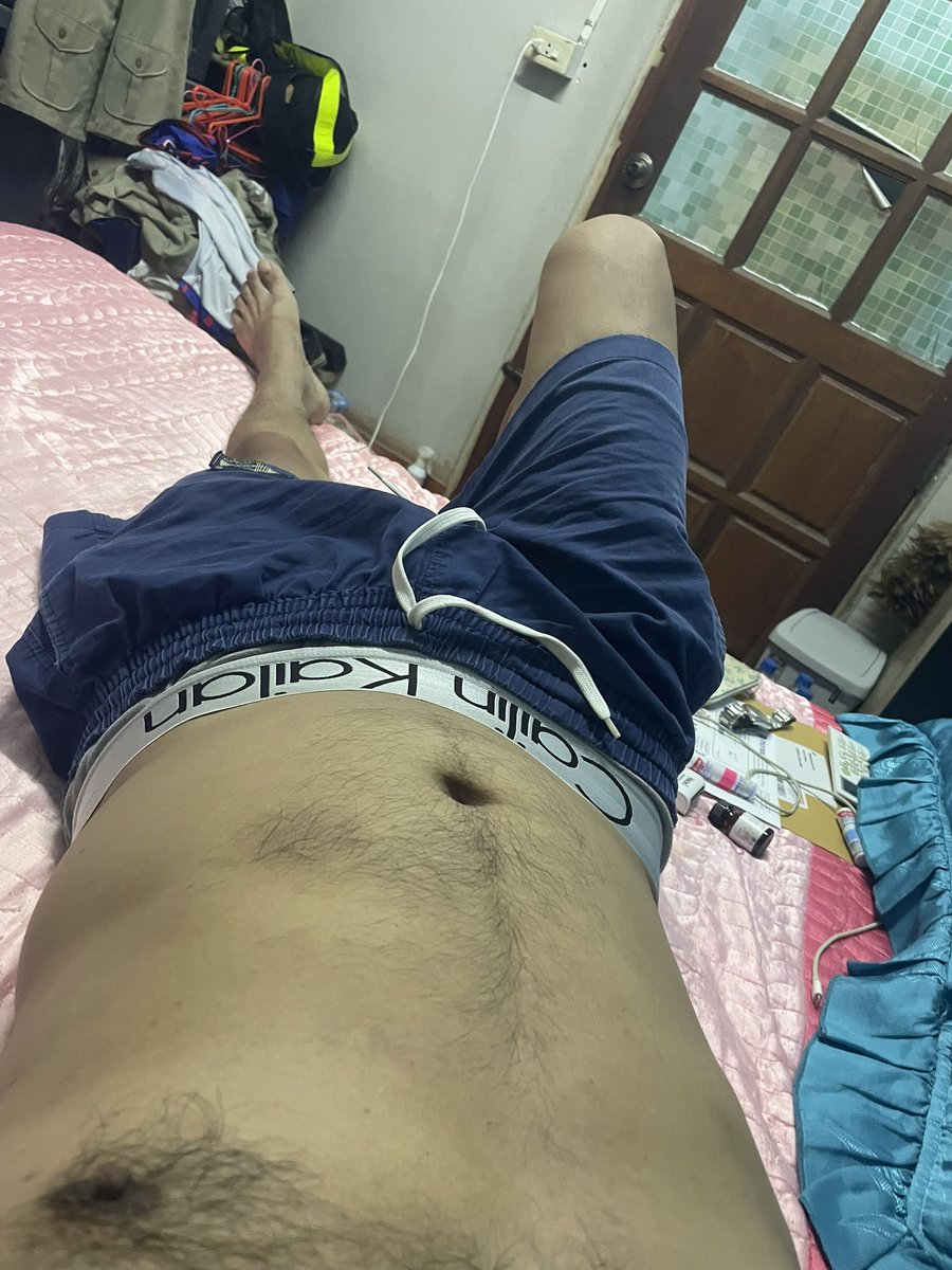 tanakit9644's tweet photo. บรรยากาศแบบนี้มีคนนอนด้วยคงดี555 https://t.co/Zr0KMqdxal