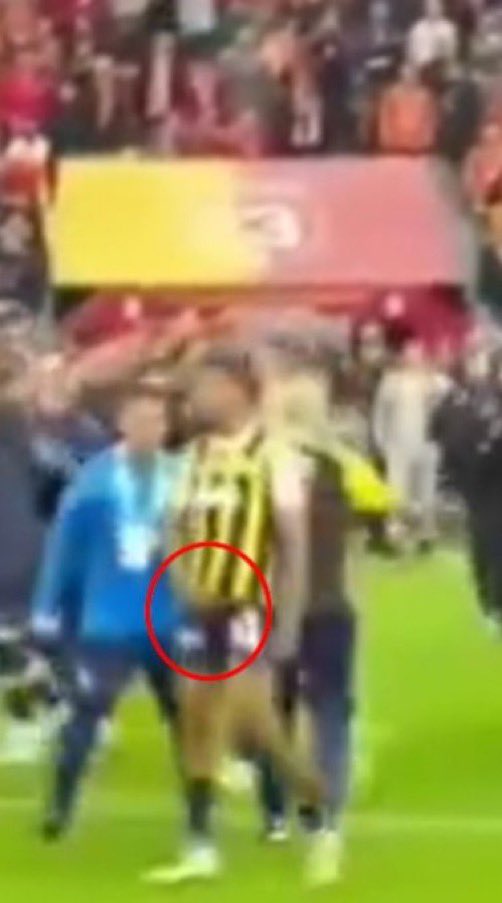 Eaglereports's tweet photo. Bunların ceza almadığı yerde kim Vlahovic ceza veriyorsa o çocuğudur. https://t.co/x9OF9dgifn