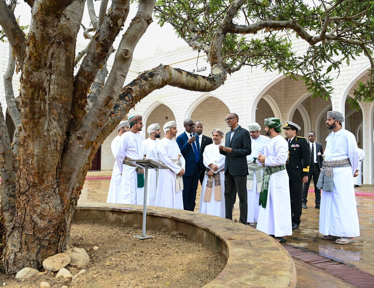 kigali_radar's tweet photo. HE Paul Kgame visits Museum of the Frankincense Land in #Salalah,he toured its halls and received a detailed briefing on the museum's collections and exhibits, which showcase the cultural and historical heritage of the Sultanate of #Oman https://t.co/ueTD6ajsFd