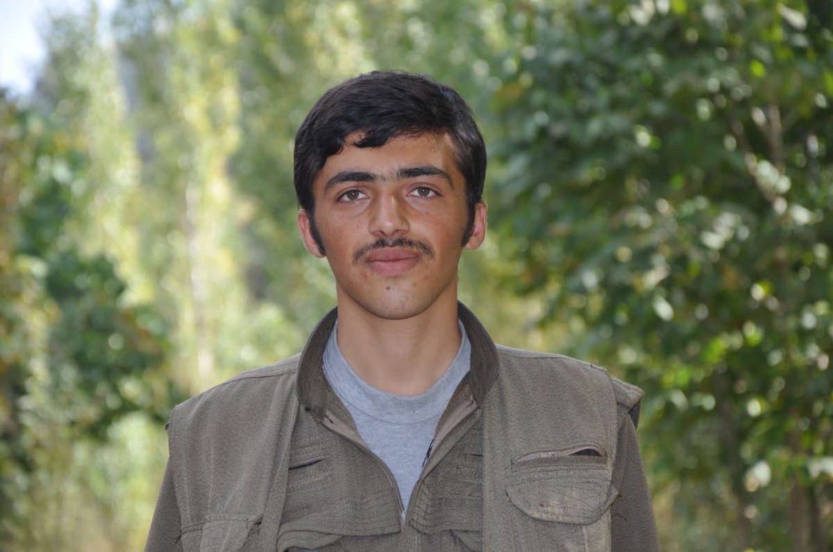 arraratt____'s tweet photo. Şehîd Aras Deniz - Emrah Çeçen https://t.co/XLRo3fhg7l