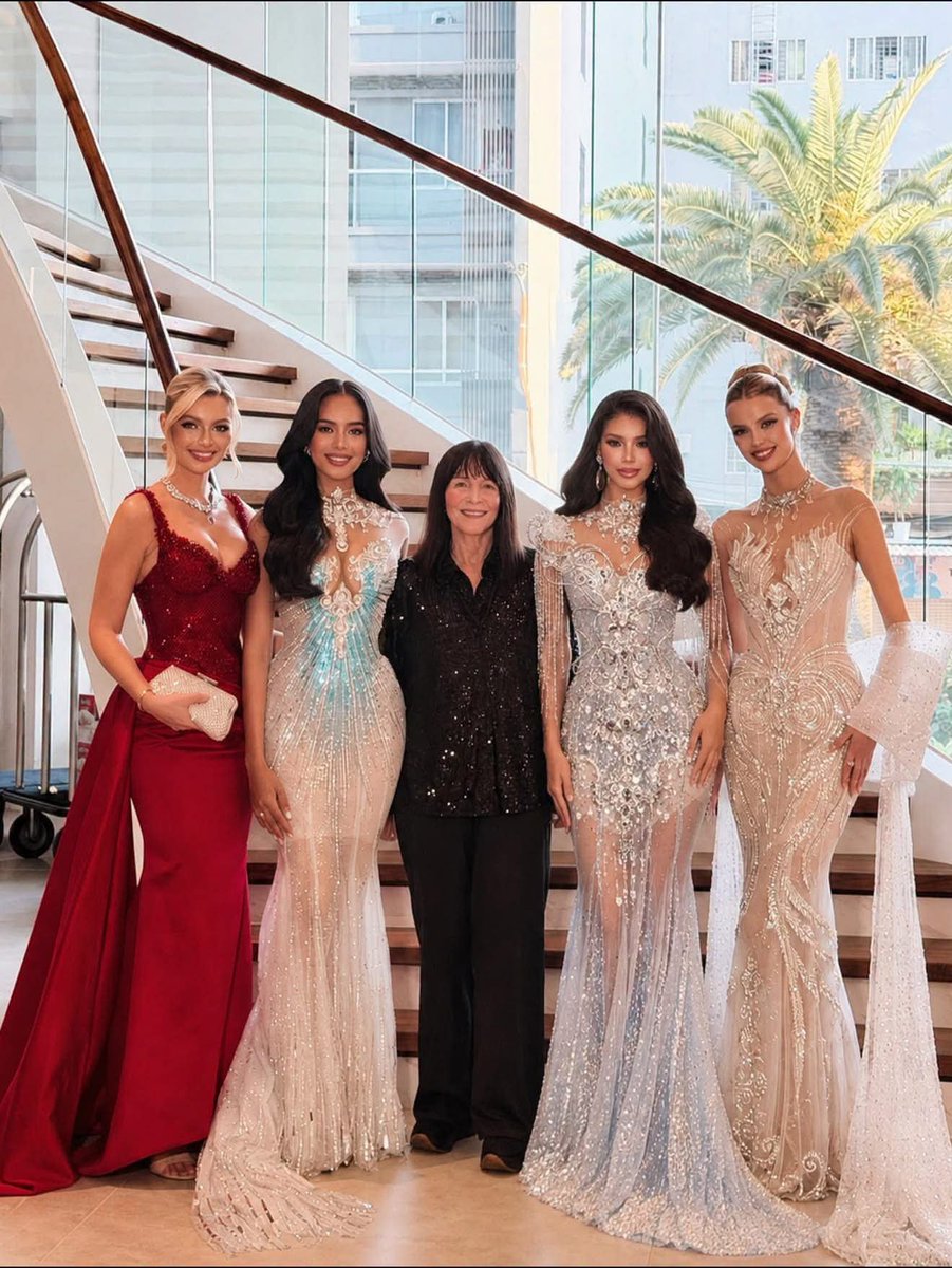 roadtomissth's tweet photo. ลูกสาวป้าจู​ ดูดีทุกคน​ #MissWorld https://t.co/gpik6jgPTz