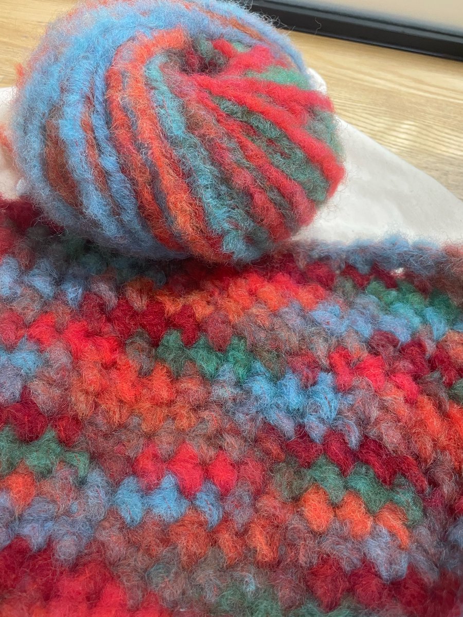 kenohi_amimono's tweet photo. 9月に入ったので秋の編み物はじめました🧶🍂夏から引き続きまっすぐ編みのビスチェにハマり中💭ここまでの派手カラーを編むのは初めてかもしれない…🙊🌈
#編み物好きさんと繋がりたい
#編み物 https://t.co/XUcf22wfBJ