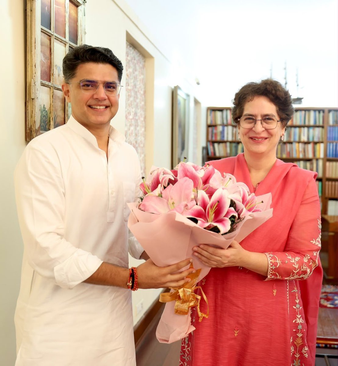 Ramswaroop_G_52's tweet photo. पंजाब कांग्रेस महासचिव प्रभारी बनने के बाद राहुल गांधी जी और प्रियंका गांधी जी से सचिन पायलट जी की मुलाकात! 💪💪

@RahulGandhi @priyankagandhi @SachinPilot https://t.co/Vgy5LgDUwX