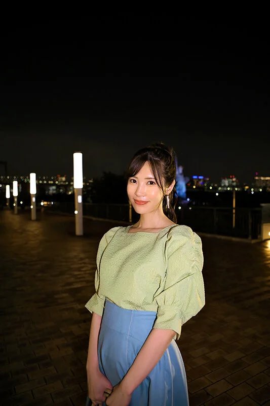 kerry_yoasobi's tweet photo. 夜の街に映える、東京の美女たち——✨
「東京恋人的」美人不倫妻ベストナイン、12時間の豪華BEST💎 https://t.co/QhXgDLqHWu