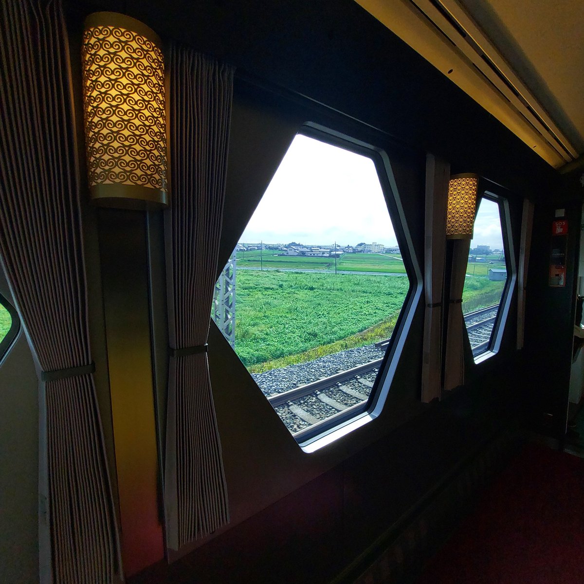JIMA_6001's tweet photo. お疲れ様です！！
本日はスペーシアXに初乗車！！
短い時間でしたが、快適で楽しい旅でした😊
 #東武鉄道  #特急 #スペーシアX  
 #快適旅  #旅行好きと繋がりたい https://t.co/G3u58YBGTg