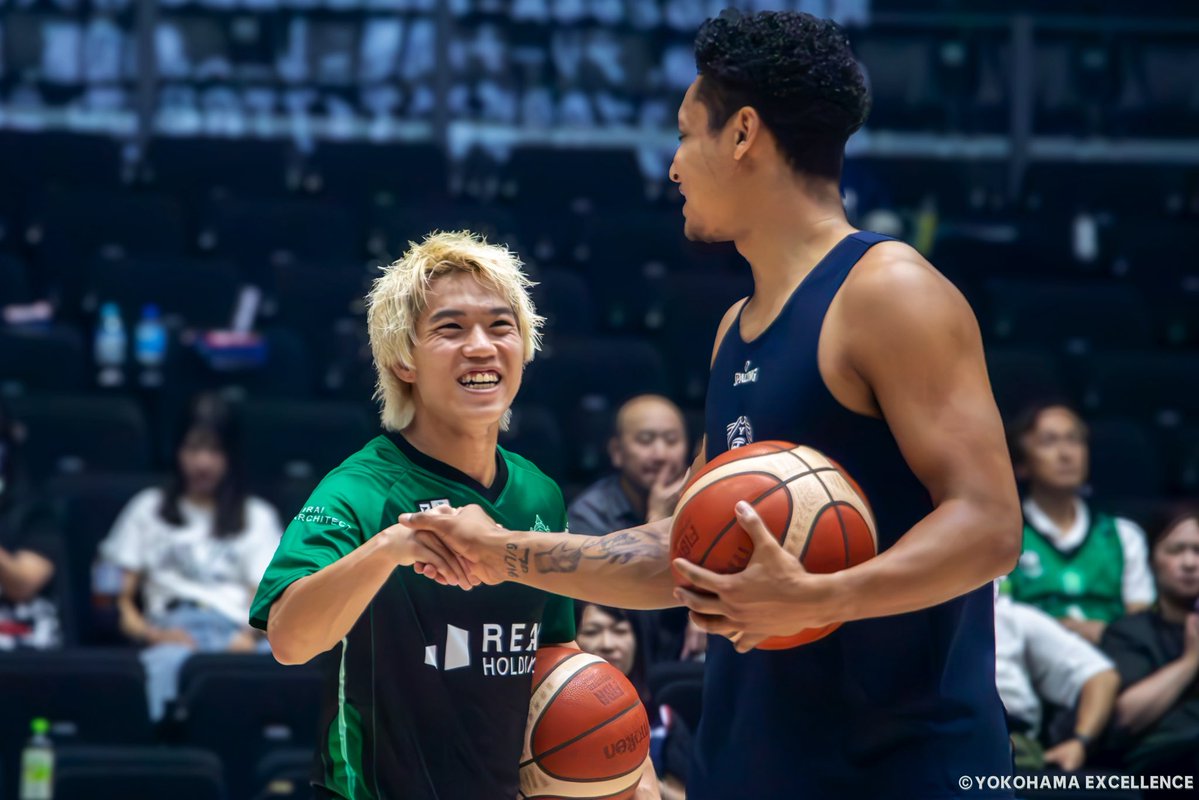 yokohamaex_'s tweet photo. 🤝💙💚

試合⬇️
🗓️9/8(火)19:00
🏟️横浜BUNTAI
🆚横浜ビー・コルセアーズ

バスケットLIVE🎥
https://t.co/Vy1O55g4SZ

新規登録キャンペーン中💚
https://t.co/U6HkTaLVgJ

#横浜エクセレンス #EXTRAGEAR https://t.co/QNjplBFGt6