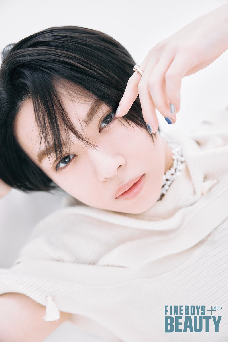 oricon's tweet photo. B&amp;ZAI・橋本涼
圧倒的な色気で目が離せない❗️
⠀
『FINEBOYS+plus BEAUTY 』
表紙＆巻頭グラビアに登場✨️
⠀
インタビューでは
過酷なドラマの役作りを語った
https://t.co/4jsdXAbhPi
⠀
中面には、Howzit織山尚大が初登場！
バックカバーは藤本洸大 https://t.co/FHRigQEHAs