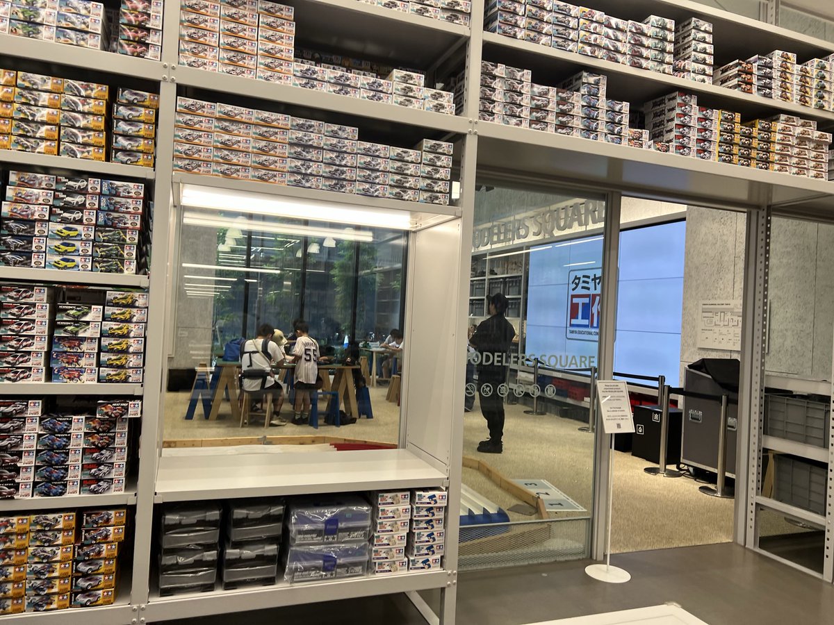 qariwo's tweet photo. タミヤプラモデルファクトリーに行ったんだがオ↑レ↓の中の少年ハートが爆発的しちゃって少年���ゃない買い方をしてしまった

タミヤのある少年時代は一つの財産だ https://t.co/Hw1jUip4gC