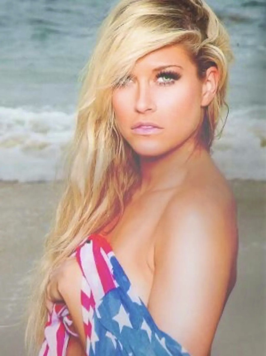 RuthlessAggresr's tweet photo. Diva of the day: Kelly Kelly https://t.co/QA95qaYKaj