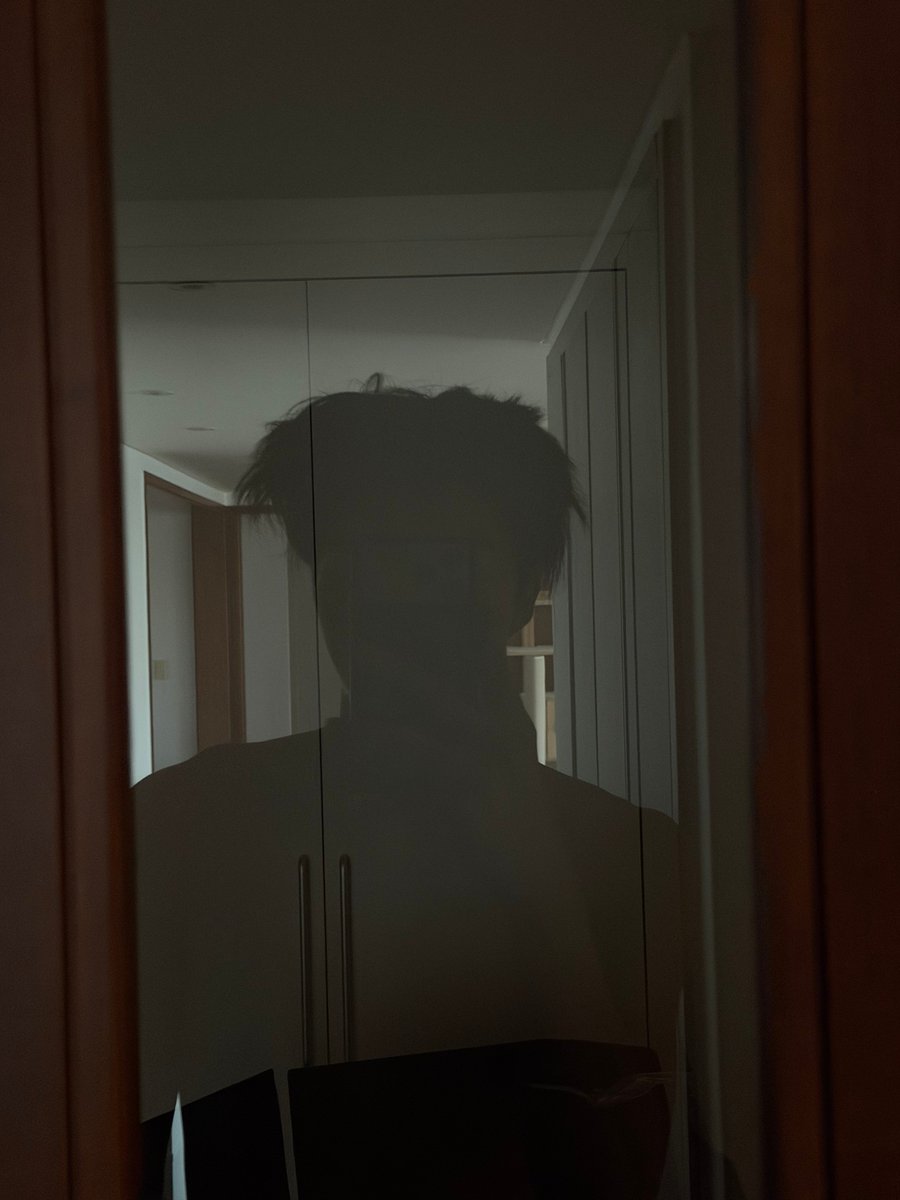 pgwchats's tweet photo. 260908 🧸📷💬 [5:52pm kst]

- who are you (*cutely) https://t.co/ckPodl4Isr