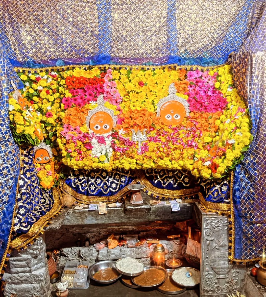 AlmejandraGH's tweet photo. Hail Raj Rajeshwari Maa Dhanop Mateshwari. Shringar Darshan for Sunday, 2 August 2026, Shravana Krishna Chaturthi. https://t.co/1k0FDicCZ6