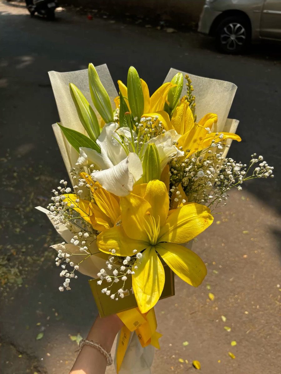 malamar_'s tweet photo. Manifestando mis flores amarillas del 21 de septiembre https://t.co/wNqpI7ZaYO